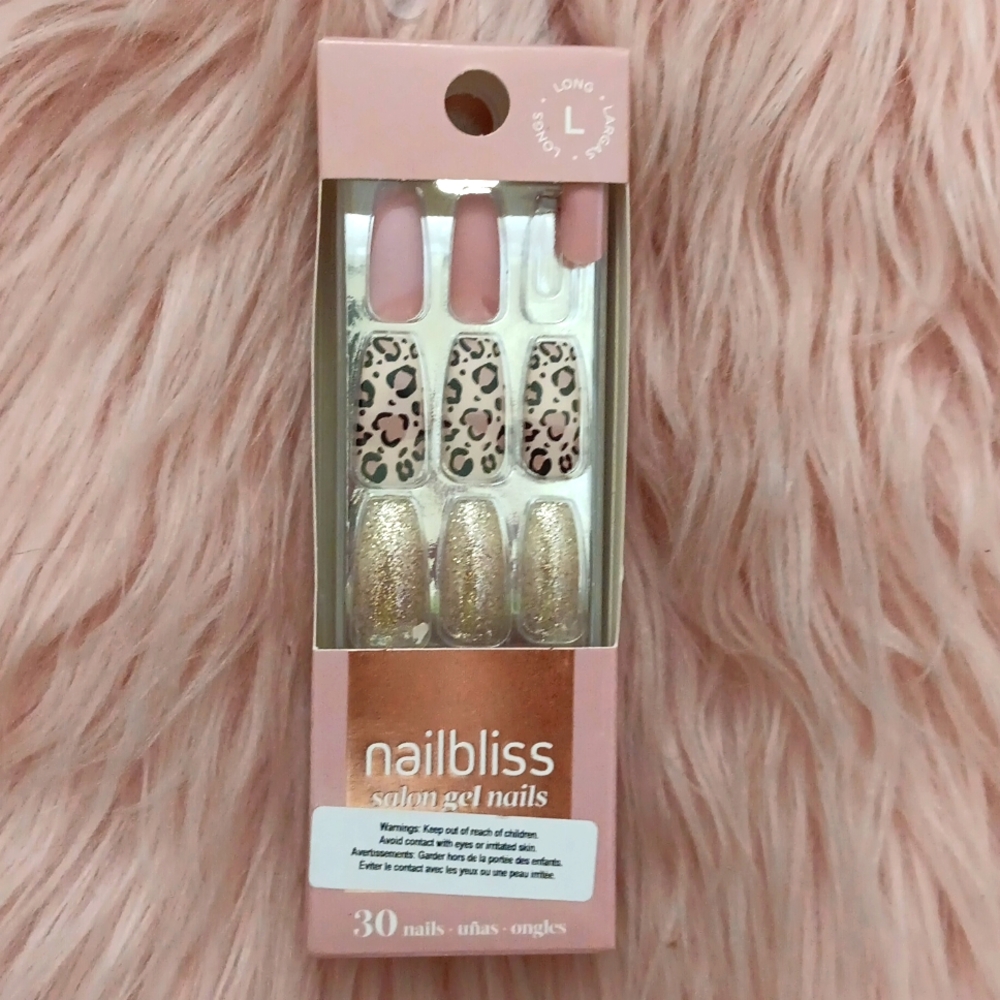 Brand New NAILBLISS SALON GEL NAILS-L